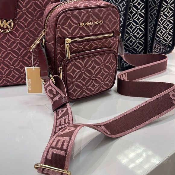 Michael Kors Handbags - Michael Kors Jet Set Medium Signature Logo Crossbody Bag
Oxbloodl Jacquard
NWT